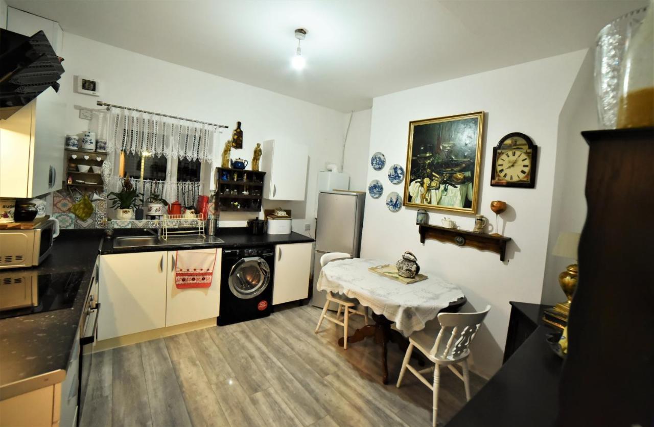 The Beauty Rooms Bnb Liverpool Exterior photo